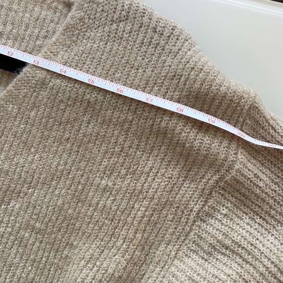 V-Neck oversize wool dress - Picture 5 of 6